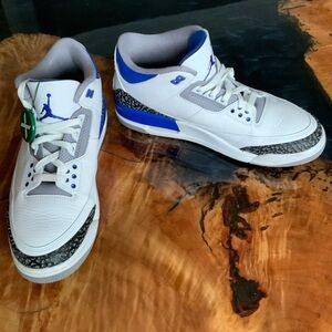 EUC NIKE AIR JORDAN 3 Retro Racer Blue - Size 10